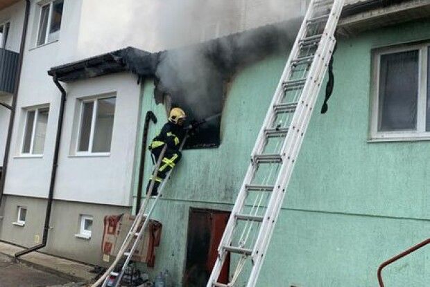 Люди побачили стовп диму: у ДСНС розповіли, що сьогодні в обідню пору горіло в Луцьку