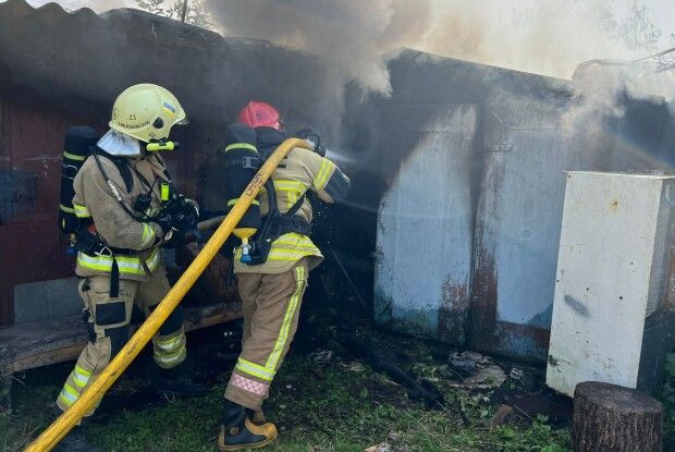 Дубенські вогнеборці ліквідували пожежу