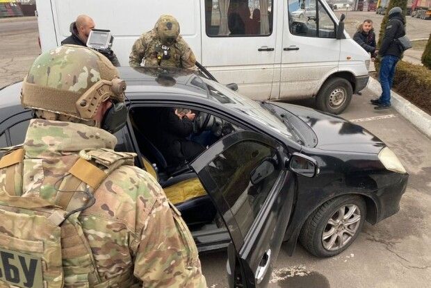 Поліцейський з Житомирщини попався на хабарі на Рівненщині