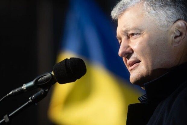 Символ реваншу і страху влади перед ідеями Майдану – Порошенко про обшуки в Музеї Революції Гідності