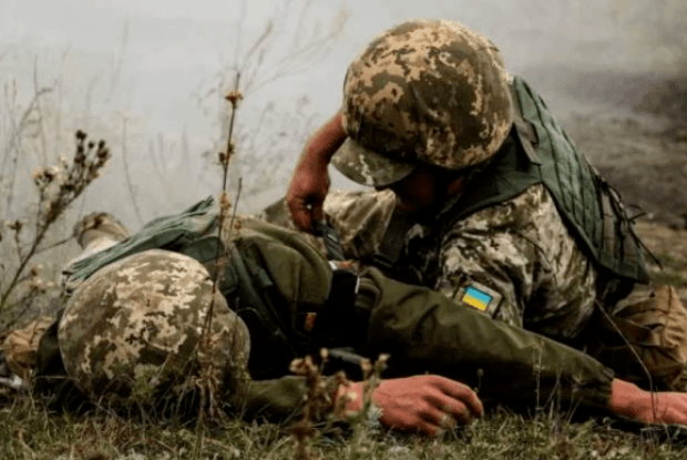 Від опіків помер військовий з вантажівки, яка підірвалася на Донбасі