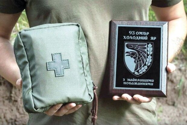 «Неймовірно, але кошти на військові аптечки переказують... самі воїни»