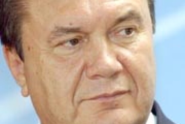 ВЛАДА ПОЧИНАЄ ТА ВИГРАЄ*