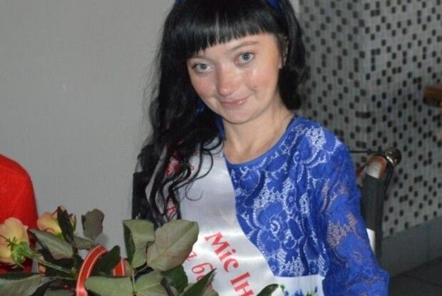 Ковельчанку Ольгу Яренчук удома вітали з перемогою у конкурсі «Краса без обмежень-2019»