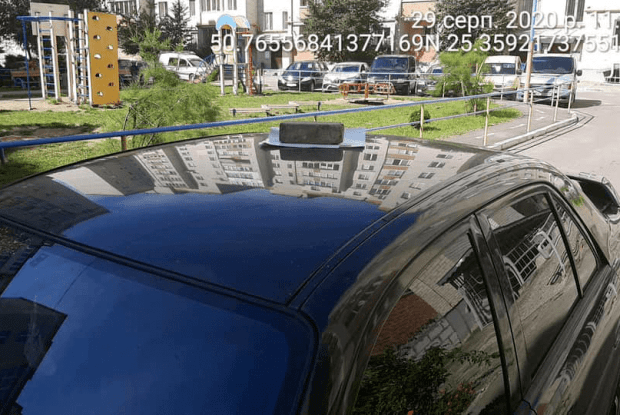 У Луцьку розлючені сусіди покарали чоловіка за неправильне паркування....цеглою 