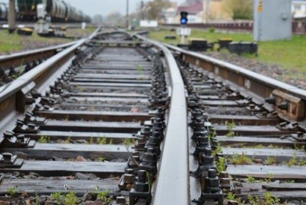 Поїзд «Київ – Ковель» смертельно травмував 16-річну дівчину