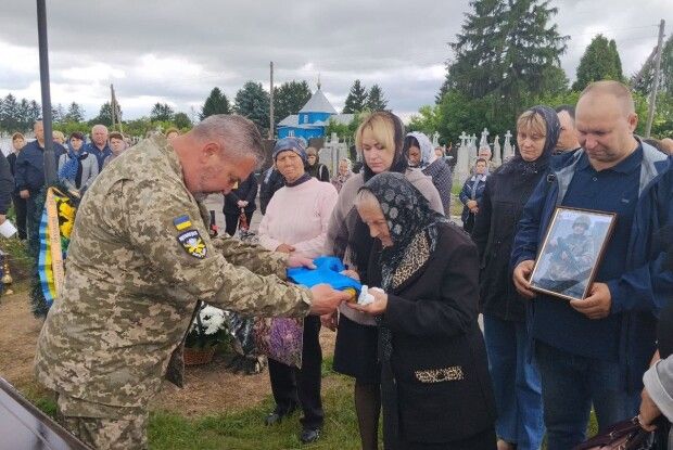На Волині громада провела у засвіти Героя