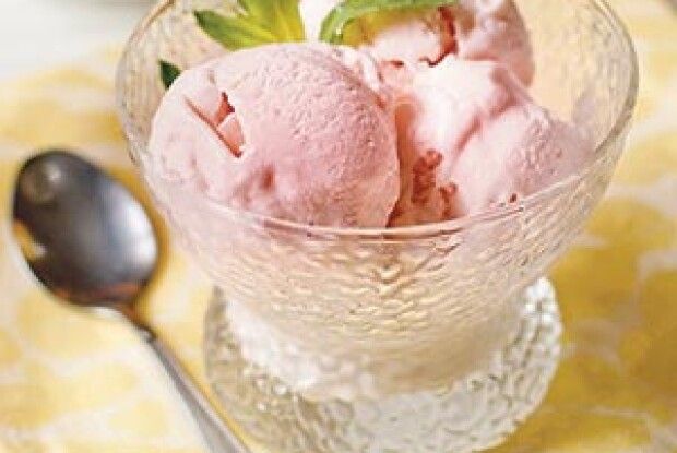 ПОЛУНИЧНЕ МОРОЗИВО