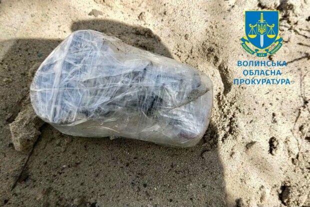 На Волині чоловік перекинув наркотики у виправну колонію  (Фото)