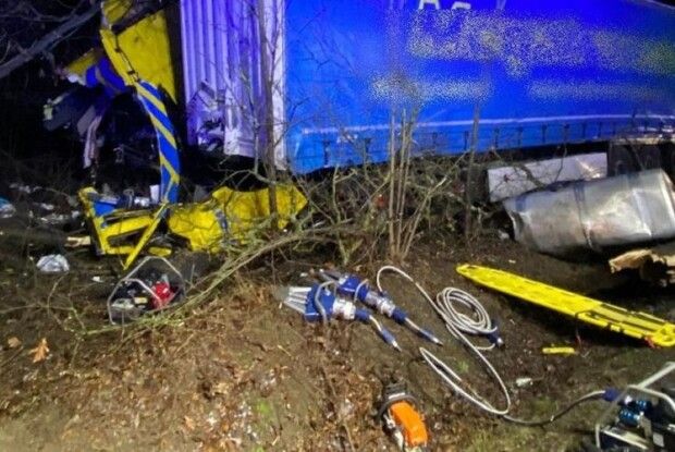 У Польщі в ДТП загинув далекобійник з України