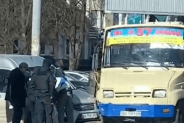 У Рівному маршрутка потрапила в аварію