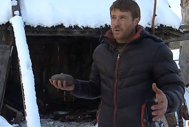 «Думав спочатку, що кинули гранату. А це так падав на мій гараж… метеорит!»