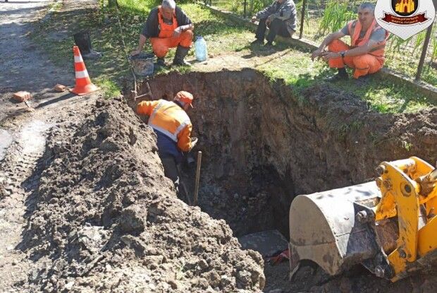 Лучани спускали нечистоти у водойму заказника «Гнідавське болото» (Фото)