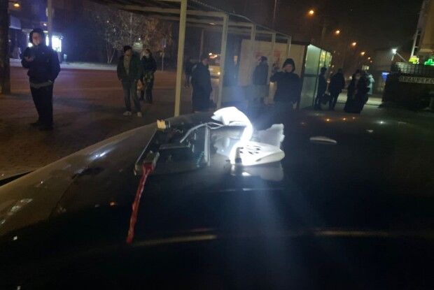 Проламав череп: у Луцьку за клієнта побилися таксисти