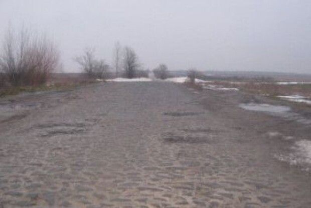 На поліську дорогу, яку обіцяли відремонтувати перед виборами, грошей не виділили