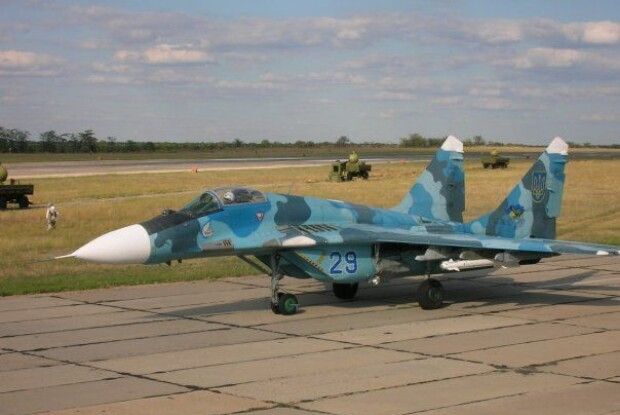 На Луцький аеродром перебазувалися перші винищувачі