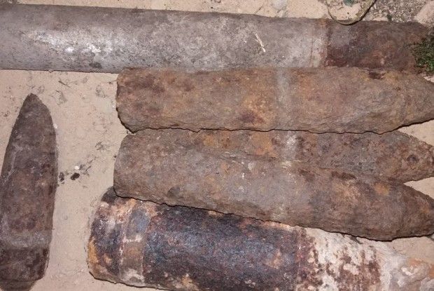 На Волині піротехніки знищили застарілі боєприпаси