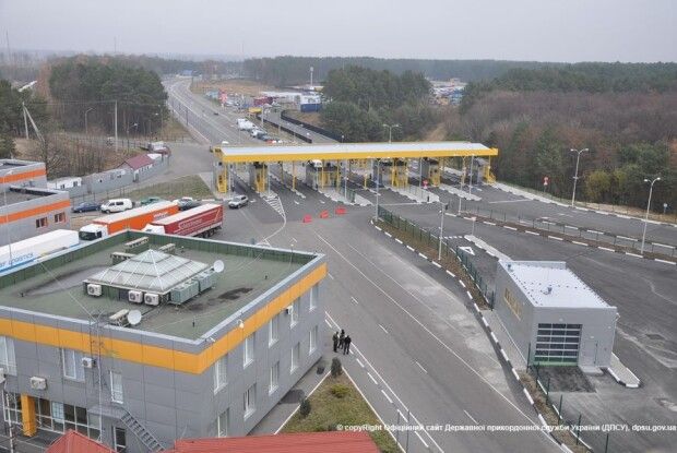 Один з працюючих пунктів пропуску на кордоні з Польщею – на Волині