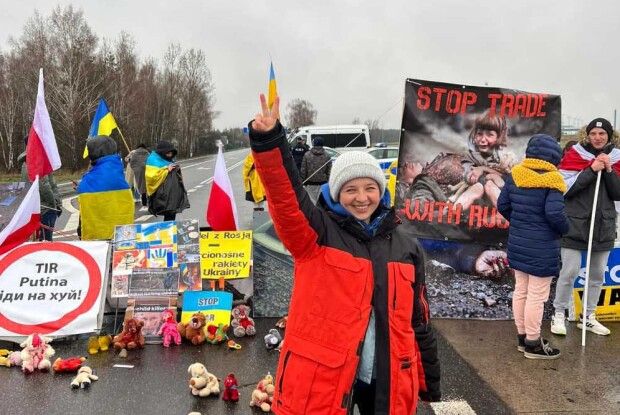 «Я прохачка, але іншого виходу… немає» – історія патріотки, яка не пускала з Польщі путінсько-лукашенківські фури