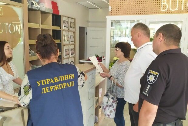 У громаді на Волині влаштували полюваня на зарплати «у конвертах»