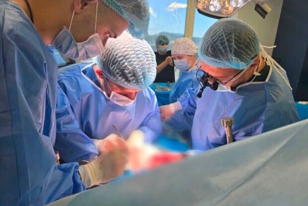 У Львові медики врятували 72-річного чоловіка з 4 стадією раку
