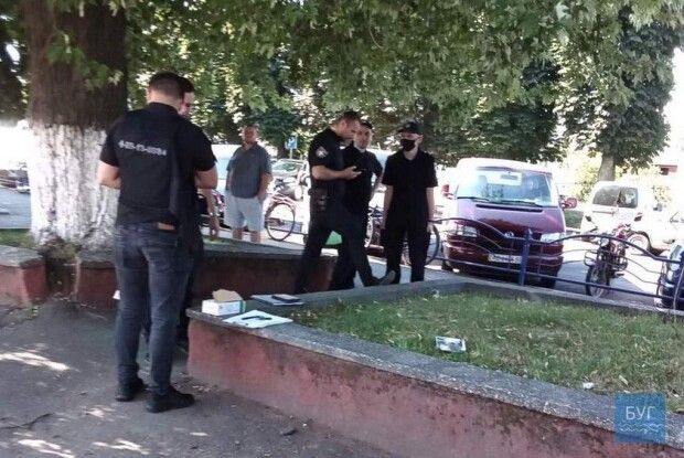 У місті на Волині на базарі пограбували валютного міняйла