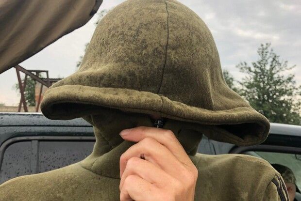 На Рівненщині чоловік, побачивши наряд прикордонників, кинувся навтьоки