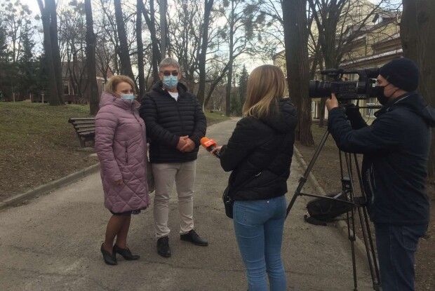 Рівнянка 10 років чекала пропозиції від поляка, а він приїхав в Україну і оформив шлюб за добу