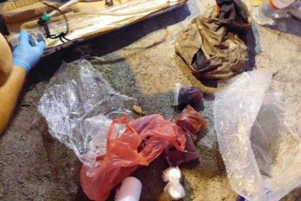 Поліція ліквідувала нарколабораторію біля Рівного та затримала кількох підозрюваних