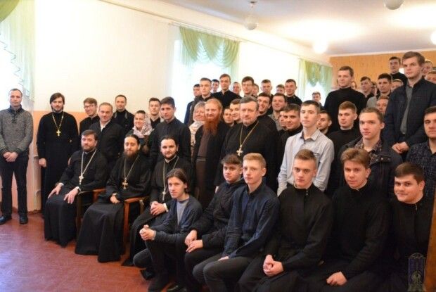  Чи варто священнику йти в шоубізнес, розповів переможець «Голосу країни» волинським семінаристам 