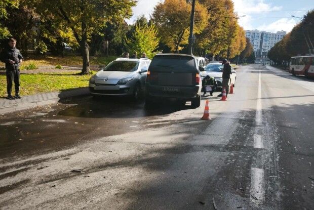 У Луцьку сталася ДТП за участю трьох авто