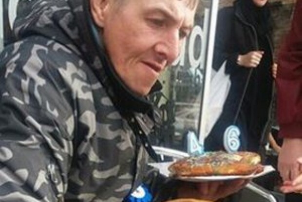 Безхатьку влаштували бомбезний День народження