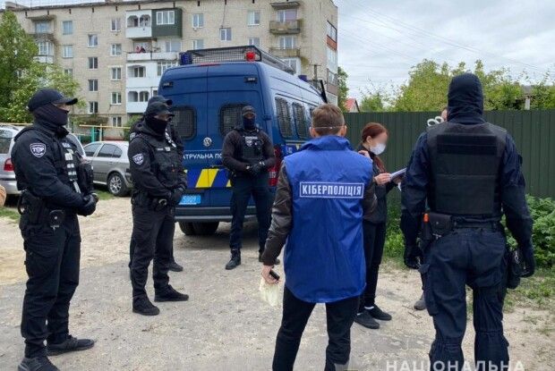 Волинянина викрили на створенні дитячої порнографії. Дім і авто збоченця обшукали