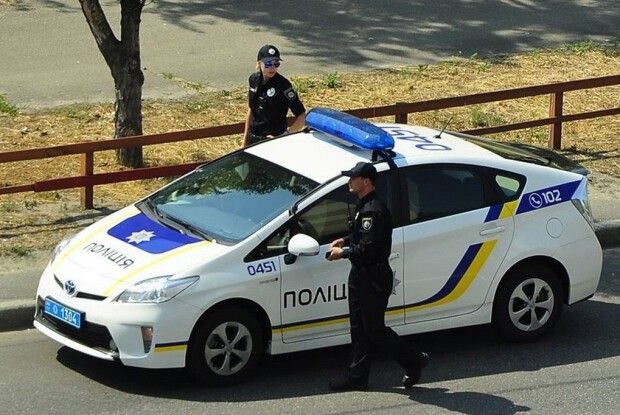 Волинянина із шиком – на поліцейському авто – доставили додому