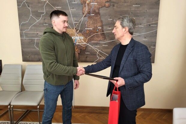 «Раджу хлопцям, які були травмовані на війні, не здаватись»: військовий-переможець міжнародних змагань відвідав рідне місто на Волині
