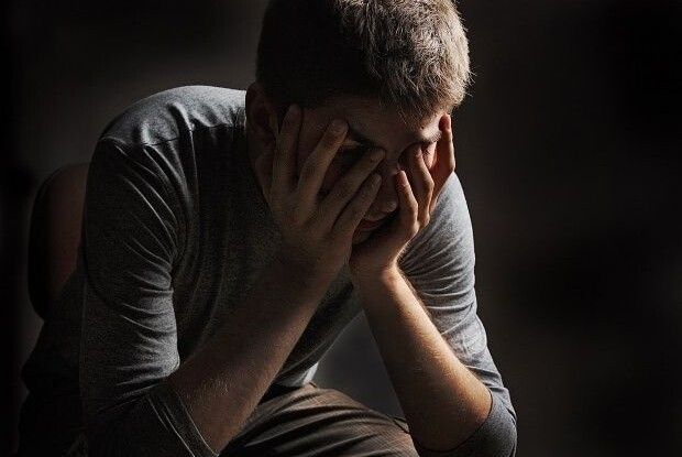 На Волині підліток викликав поліцію, щоб врятувати маму від самогубства