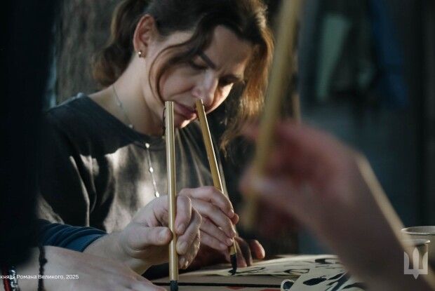 Воїни Князівської бригади опановують східну каліграфію 