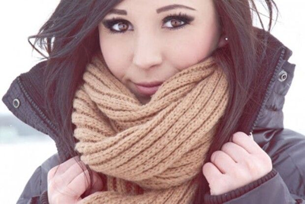 Як і з чим носити шарф: модні тенденції‑2021