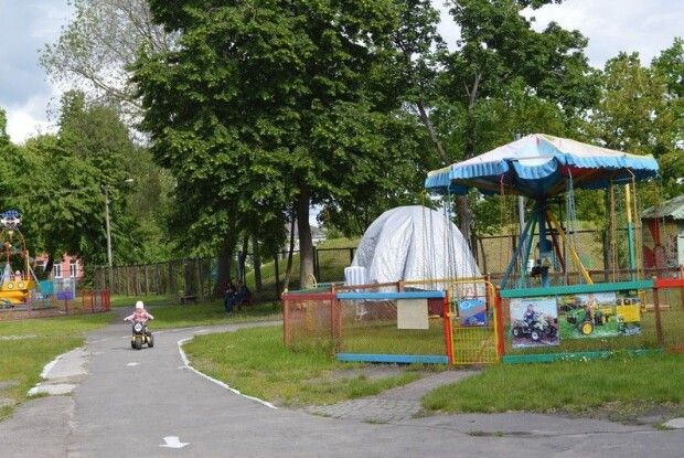 У Ковелі дитячі атракціони підготували до нового сезону