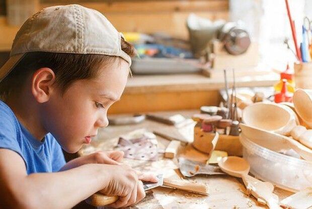 Сімейна психологія: якщо дитина каже тобі: «Не розказуй мені – я й так все знаю!»