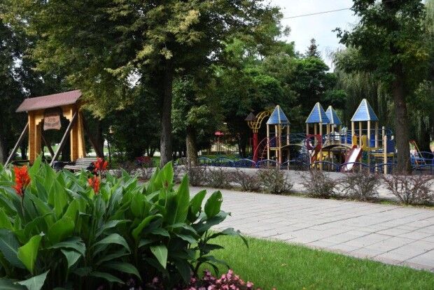 Луцькі парки пройдуть масштабну обробку від кліщів