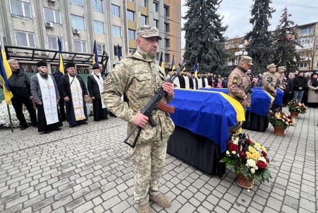 У Ковелі провели в останню путь одразу трьох Героїв