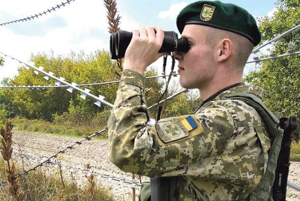 На Поліссі селяни просять огородити їх колючим дротом, а не армованою стрічкою (Відео)
