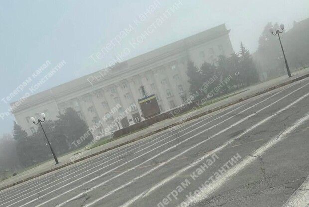 В центрі Херсона з'явився прапор України (Фото)