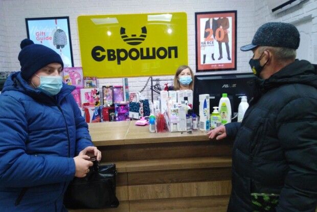 У Луцьку перевіряють заклади торгівлі і громадського харчування (Фото)