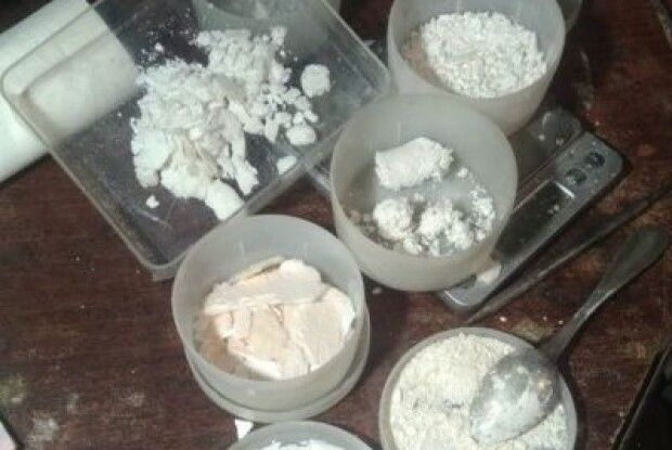 СБУ накрила мережу нарколабораторій по всій Буковині: ділки щомісяця заробляли по пів мільйона