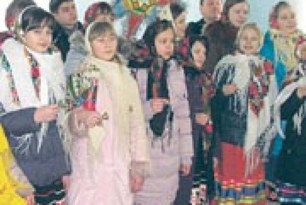 СНІП КОЛЯДОК ВІД «ПІСЕННОГО ПЕРЕВЕСЛА» ТА ЛУЦЬКИХ ГІМНАЗИСТІВ