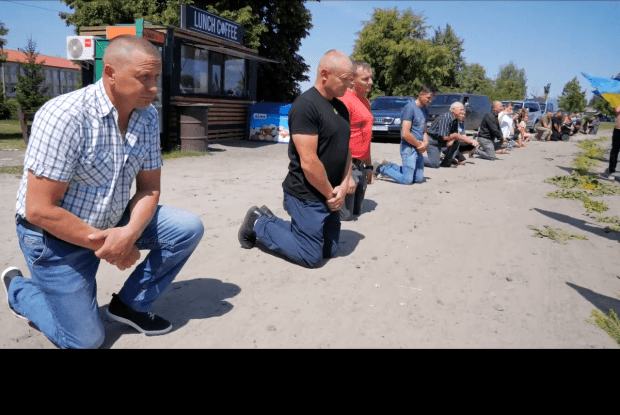На Волині все село стало на коліна, коли прощалися з Героєм «на щиті»
