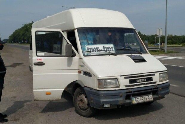 Поїздам в червону зону зась, а маршруткам? Як реагують поліцейські