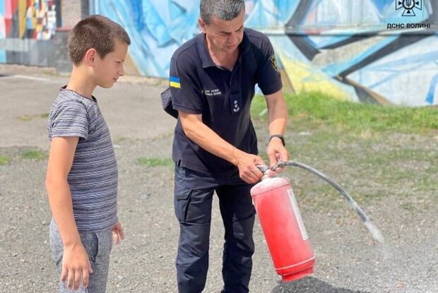 Волинські рятувальники поспілкувалися з дітьми